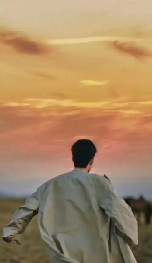 肖战超话  背影#肖战