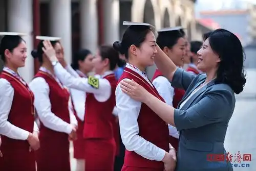 京张高铁"高姐"提升礼仪风貌 迎接冬奥服务