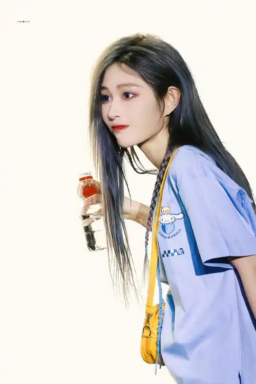 王奕超话383936323936 947215@snh