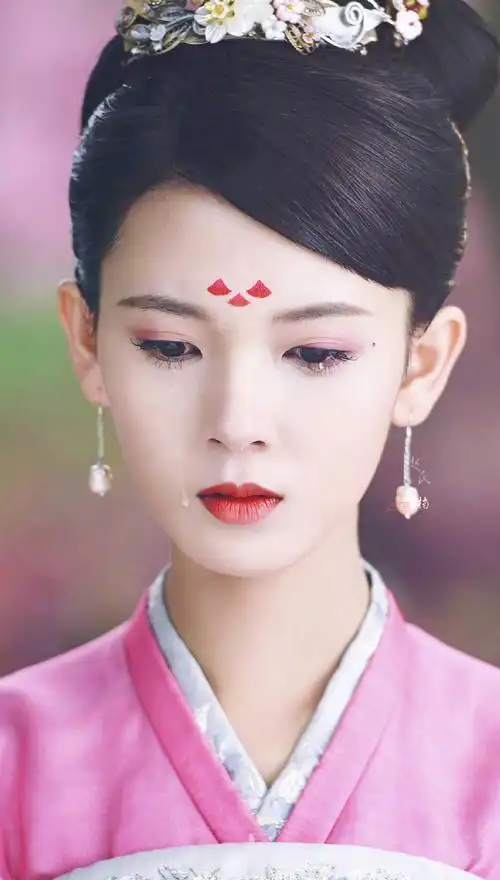 《柜中美人》陈瑶