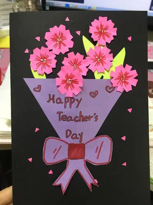 桂香社区青少年制作创意贺卡致敬教师节