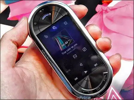 三星手机: 最潮音乐机 触控打碟三星m7600台湾发布