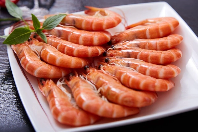 白灼虾切忌用水煮老渔民教你一招不加一滴水吃着又鲜又嫩