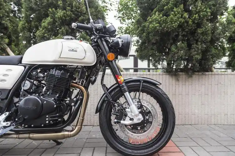 中排量复古新选择 哈特佛「云豹uk450」-第4张图片-春风行摩托车之家