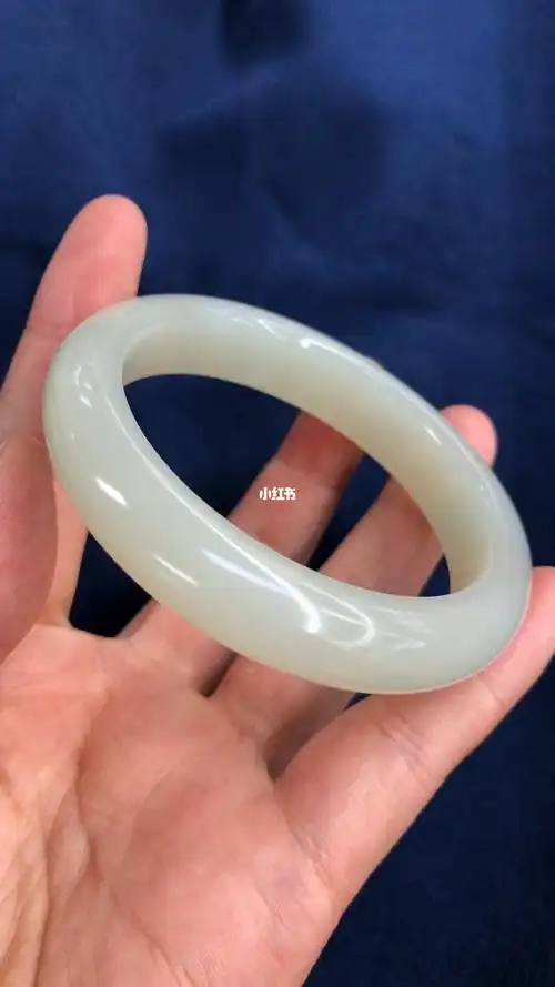 和田玉且末料青白手镯圈口54