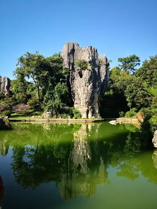2020-8-25 云南昆明石林风景区(小石林).小石林是阿诗玛的故乡.(阿诗