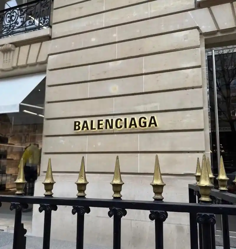 你最喜欢巴黎世家的单品是什么.#balenciaga #背景 - 抖音