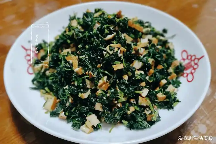 香干|江南名菜香干拌马兰头,饭店一盘50块,在家做不到10块,清香鲜美