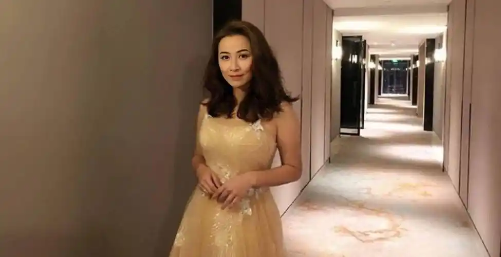 香港知名女星在内地复出,近照撞样刘嘉玲,参加商演被老板揩油_麦家琪