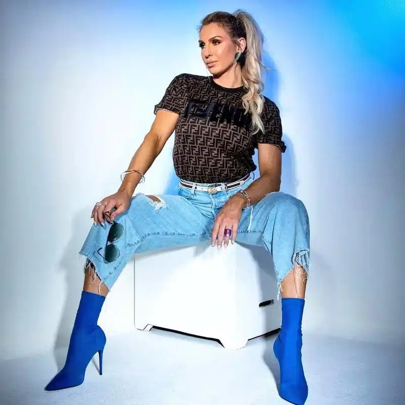 wwe女选手 看着太彪悍了 夏洛特·弗莱尔