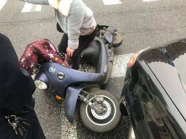 电动车逆行撞车事故怎么处理_电动车逆行撞车自己受伤怎么处理