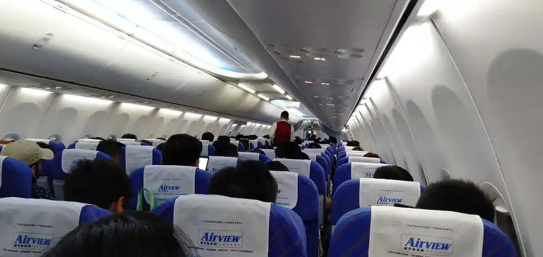 《2019年5月23日新疆双飞八日游》飞机夜景图片,美了美了! - 美篇