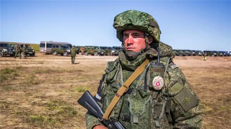 炮声突然炸响,俄罗斯边防旅遇袭陷入苦战,士兵伤亡惨重