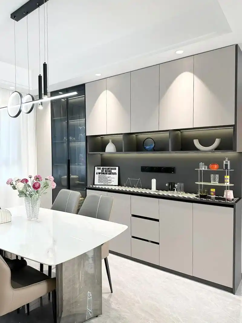 现代简约 餐边柜实景案例提升餐厅档次和颜值,2024装修的 - 抖音