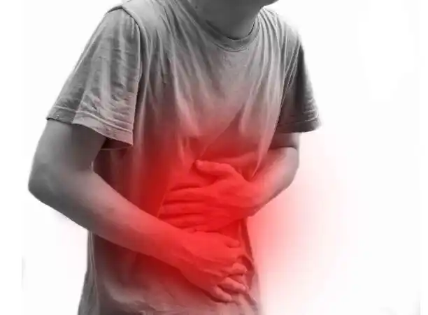 系统相互连接;当心梗即将爆发时,距离心脏较近,接近膈肌周围的器官,就