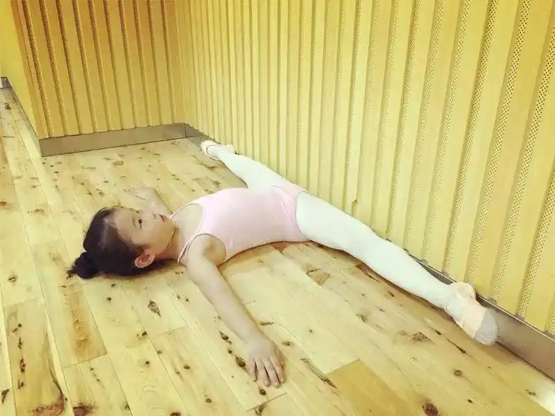 四个动作,轻松解决"横叉"难题!