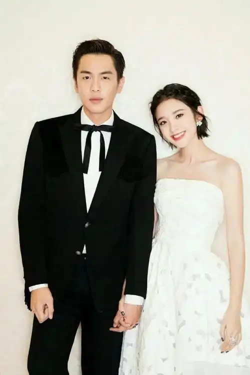 倪妮井柏然合体拍大片,明星情侣合照哪家甜?_网易订阅