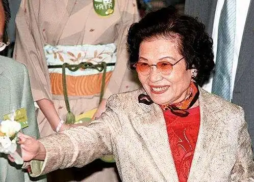 前不久,霍家主母去世,也就是霍启刚的奶奶吕燕妮,引起了社会很大的