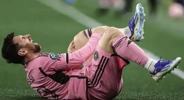 美职联球员指责梅西经常假摔比赛中引争议_麦克诺顿_倒地_事件