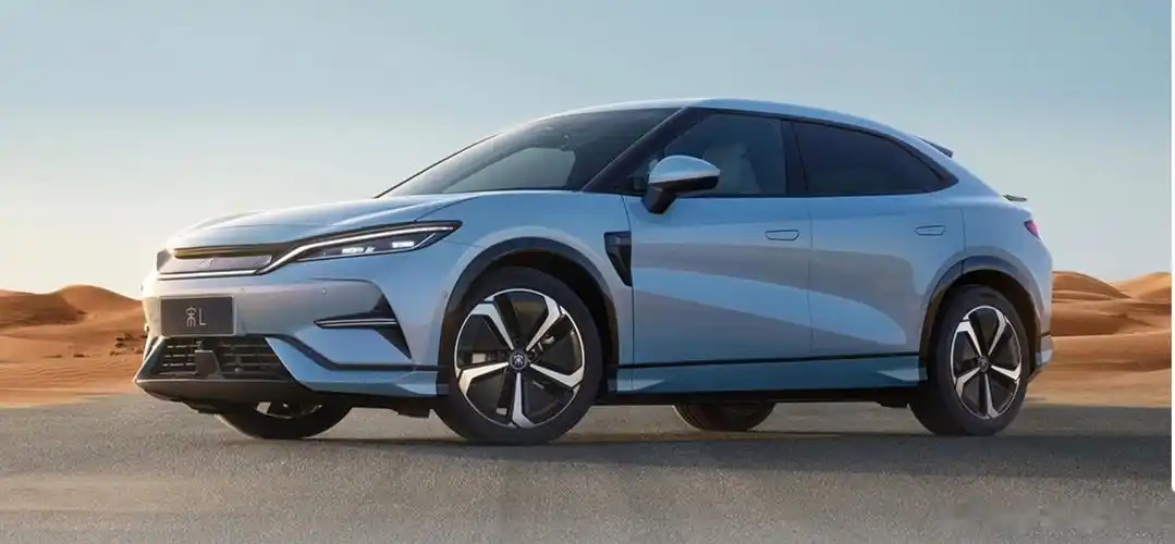 11月17日,备受关注的理想汽车首款纯电车型开启预售,该品牌宣布预售10