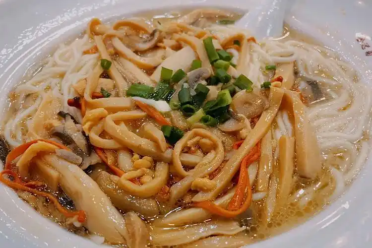 食之刻-香菇鸡汁面 - 膨胀_薯条 - 图虫