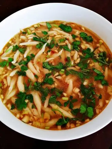 酸汤小面鱼的做法