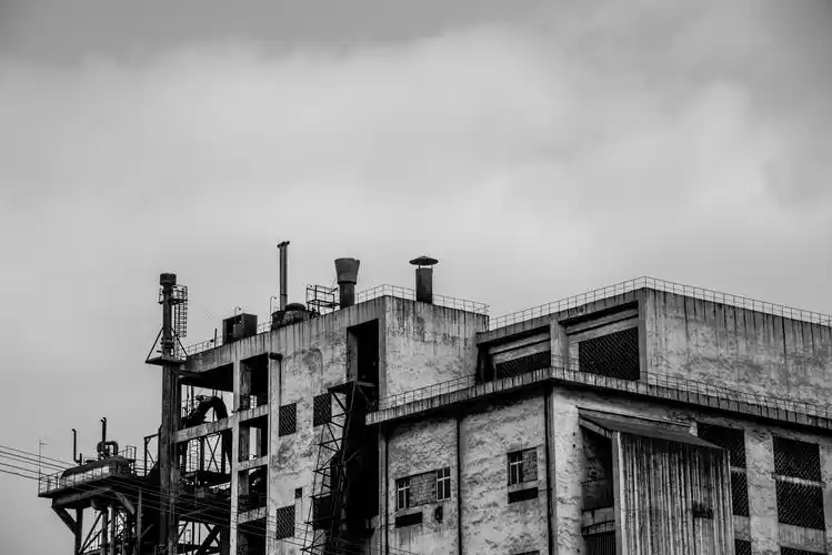 废弃的工厂一角