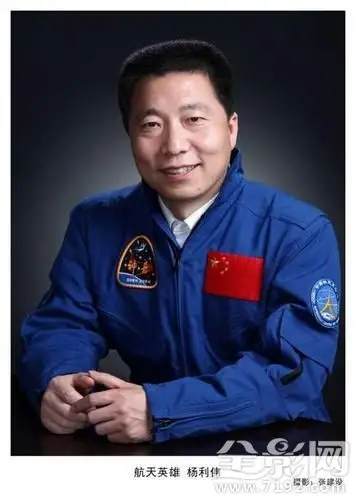 肖像摄影艺术作品,包括但并不限于的中外政要系列996位;中国科学院