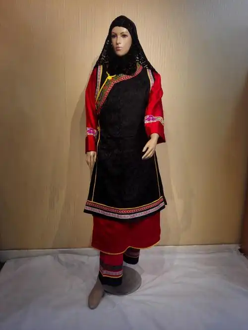 是集旅游景区民族特色工作服,旅游景区民族服饰,旅游景区酒店民宿床上