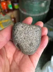 黑龙江天然草花玉桫椤玉原石小草堆手把件雕刻料摆件111克