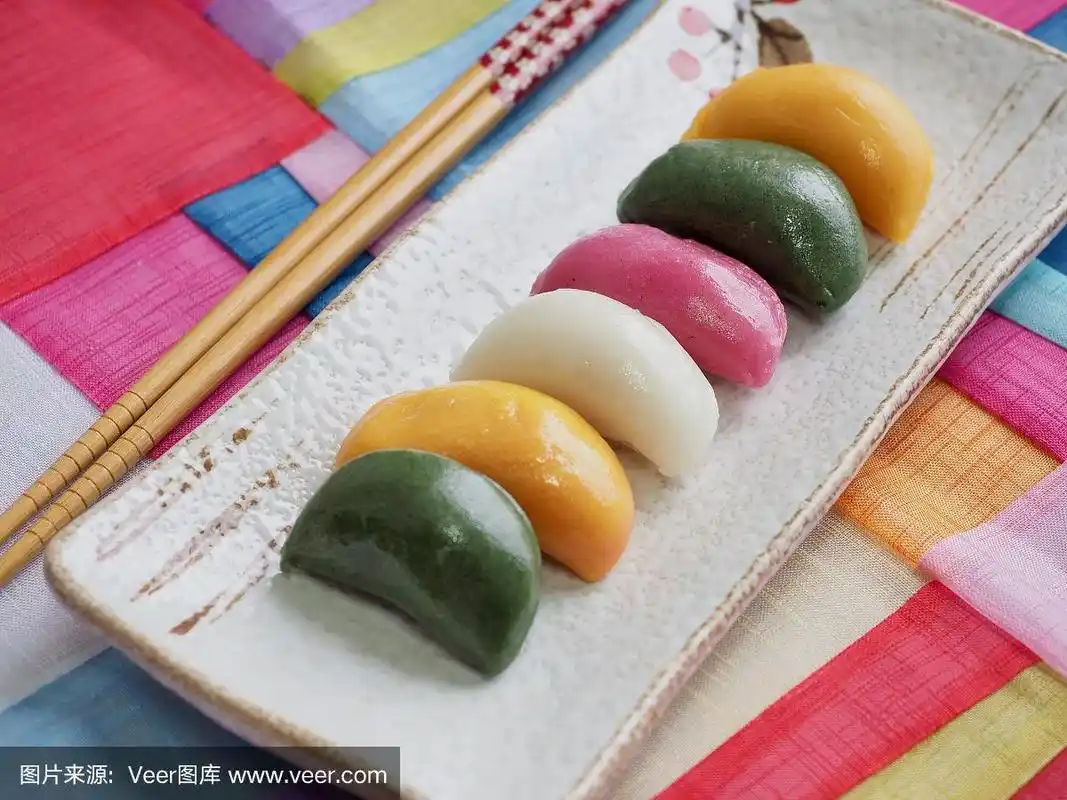 韩国美食松糕,半月形的年糕