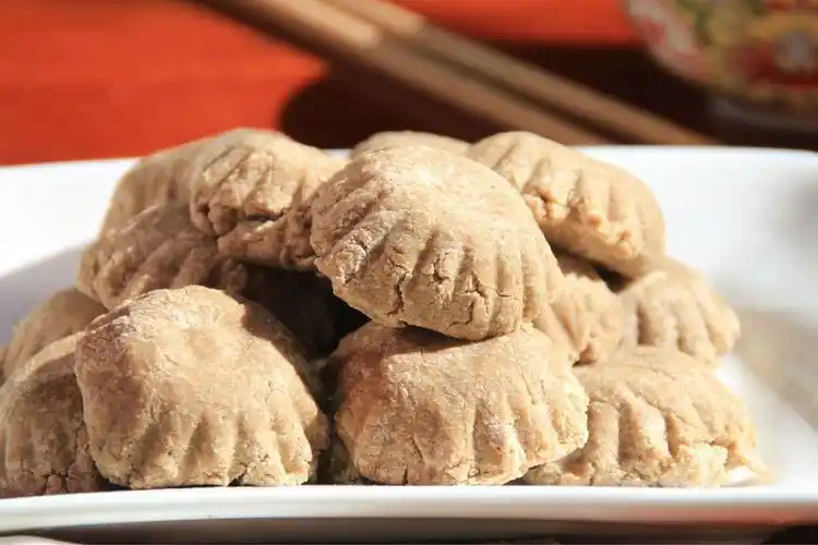 藏族高热量美食酥油茶奶渣糌粑