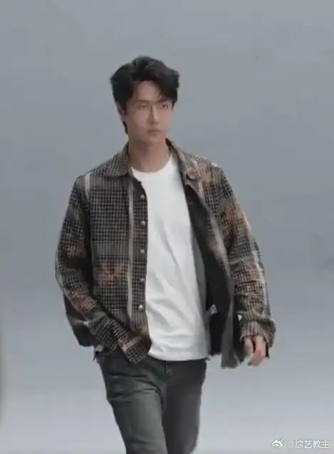 王一博薄荷曼波风##王一博绿色套装