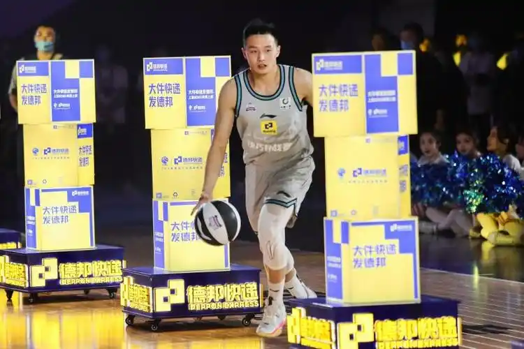 cba全明星赛 | 原帅获得三分王 李添荣摘下扣篮王|扣篮|cba|李添荣