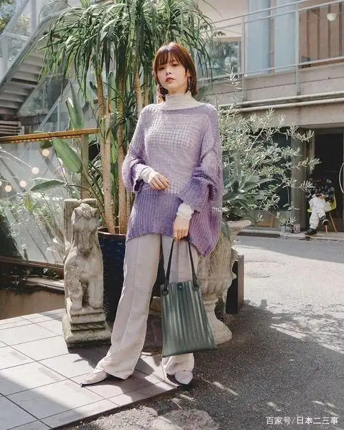 日本女生的春季穿搭,运用文艺复古风,穿出一身精致
