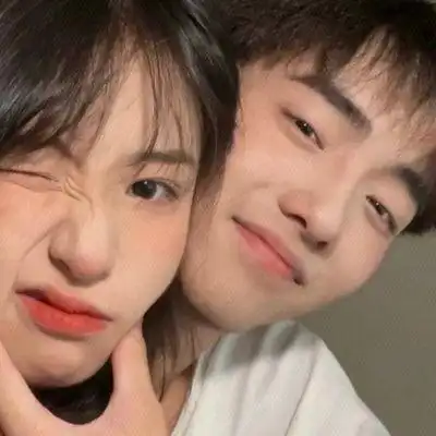 喜欢和悸动一同沉于心海,情侣头像真人图片唯美