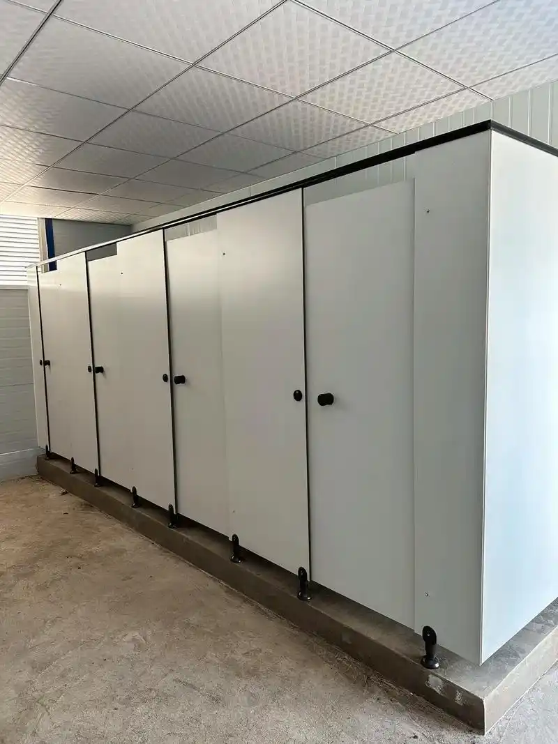 专业生产各类公共卫生间隔断.#卫生间隔断 #支持定制各种款式 - 抖音