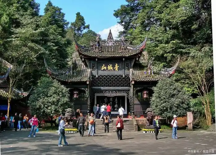 成都必去十大景点(成都旅游必去十大景点推荐九寨沟)