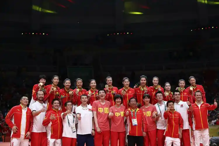 2016年,中国女排在里约奥运会夺冠,第三次登上奥运最高领奖台.