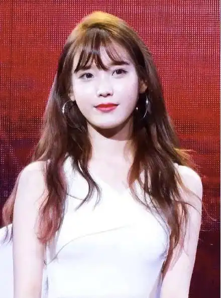 67塌鼻子也可以很美这几位女星的长相看着就性格随和能做好朋友