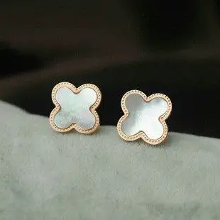 新款香奈儿耳钉耳环 女天然贝壳四叶草耳钉耳环 日韩经典明星耳钉