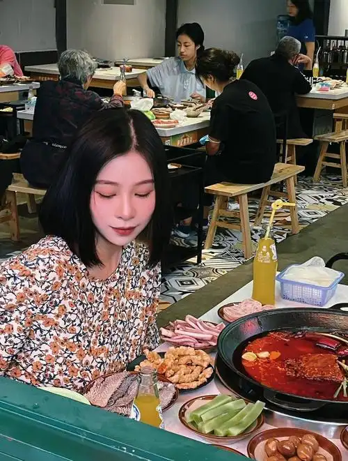 成都跟着密子君来这家吃火锅