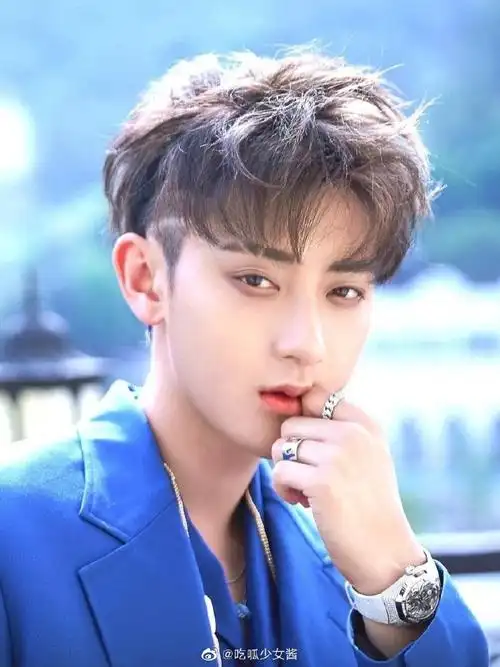 回国后的黄子韬才是颜值巅峰!