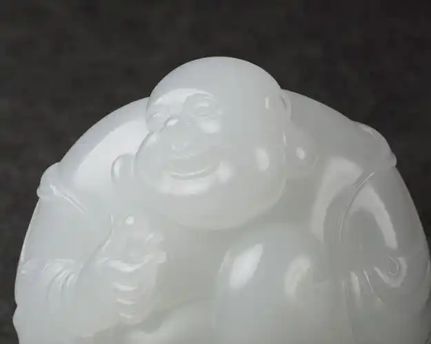 新疆和田玉籽料弥勒佛挂件