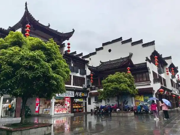 2024自驾游记10:保存完好的徽州古城