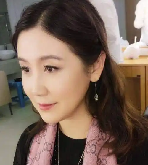 戏骨寇振海,容颜十分年轻,小21岁娇妻,比丈夫还显老_李婷_章小蕙_前妻