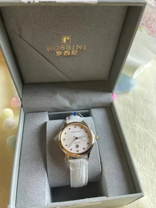 罗西尼石英女表测评