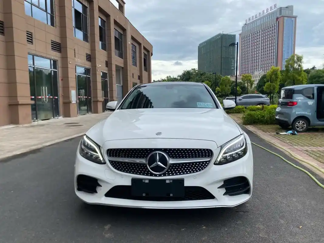 换车闲置2020款奔驰c260l 运动版,20年7月入户