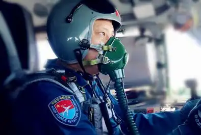 空军多语种宣传片《战神绕岛新航迹》发布_新华每日电讯