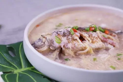 这鲫鱼汤做得卖相不够啊90-摄影师大蜗牛